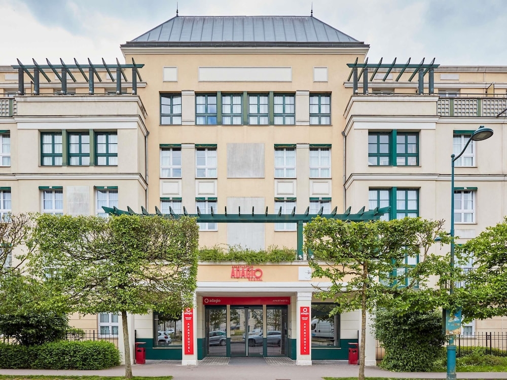 숙박 시설 정면