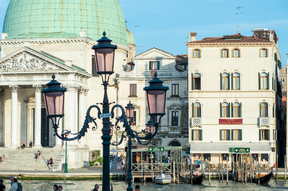 숙박 시설 정면