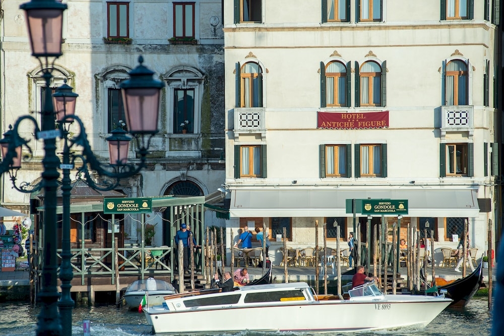 숙박 시설 정면