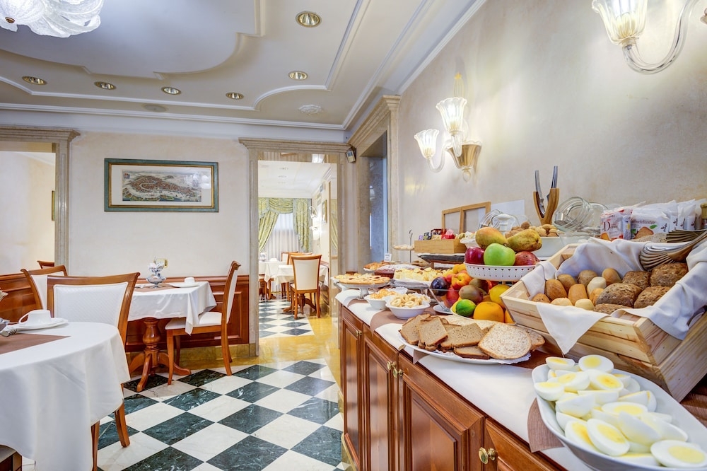 뷔페 아침 식사