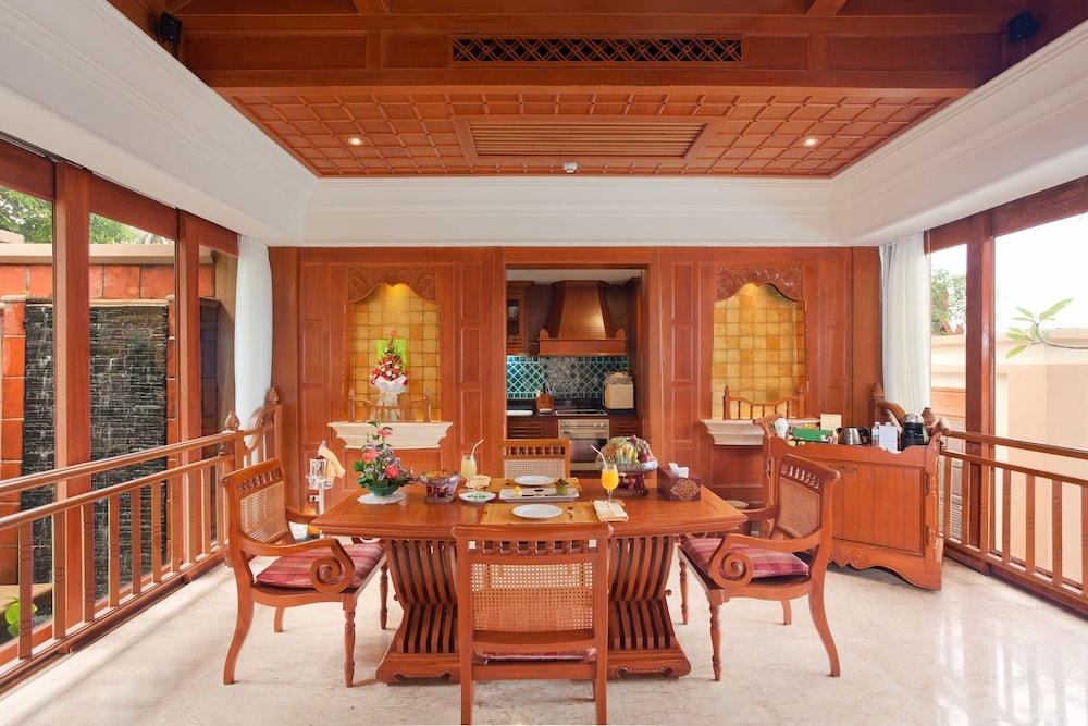 객실 내 식사 공간