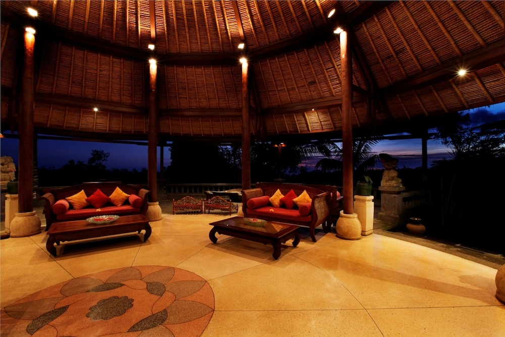 로비 좌석 공간