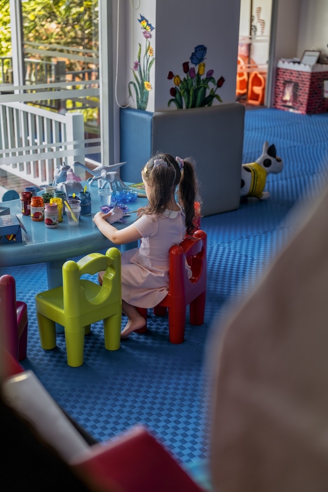 어린이 놀이 공간 - 실내