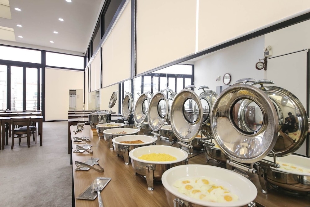 뷔페 아침 식사