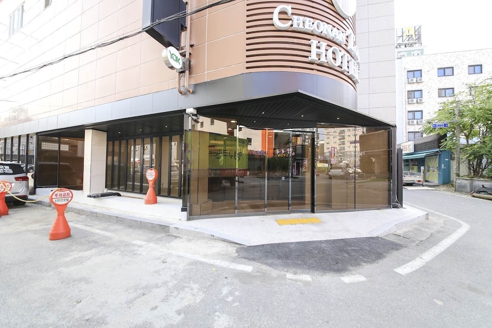 숙박 시설 입구