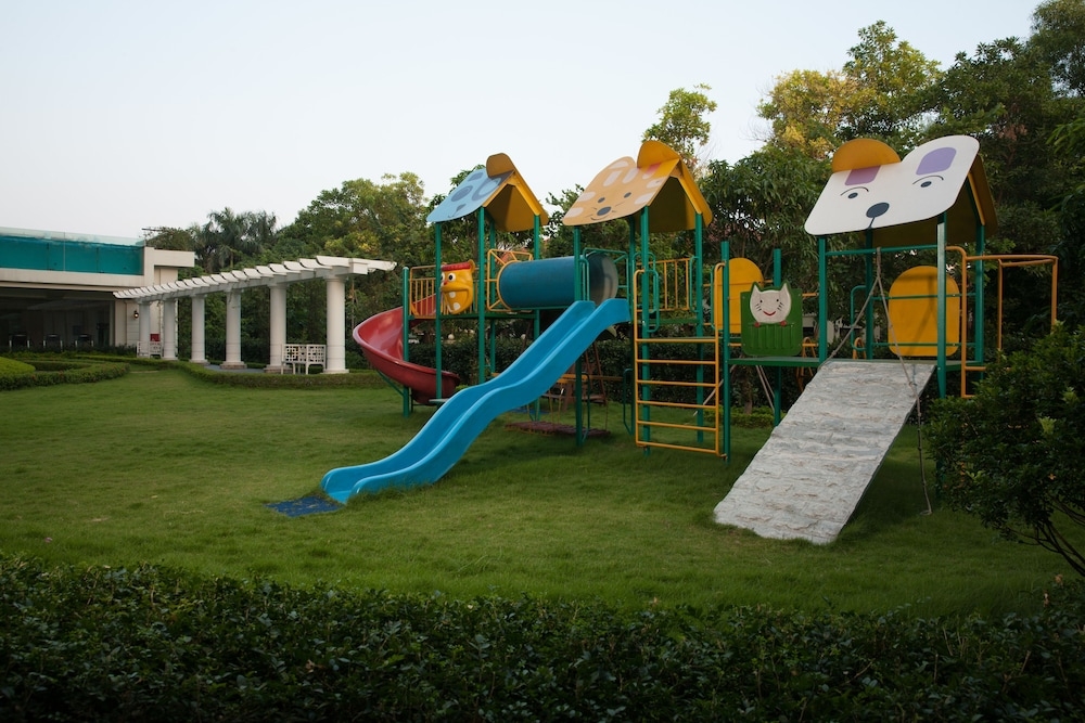 어린이 놀이 공간 - 야외