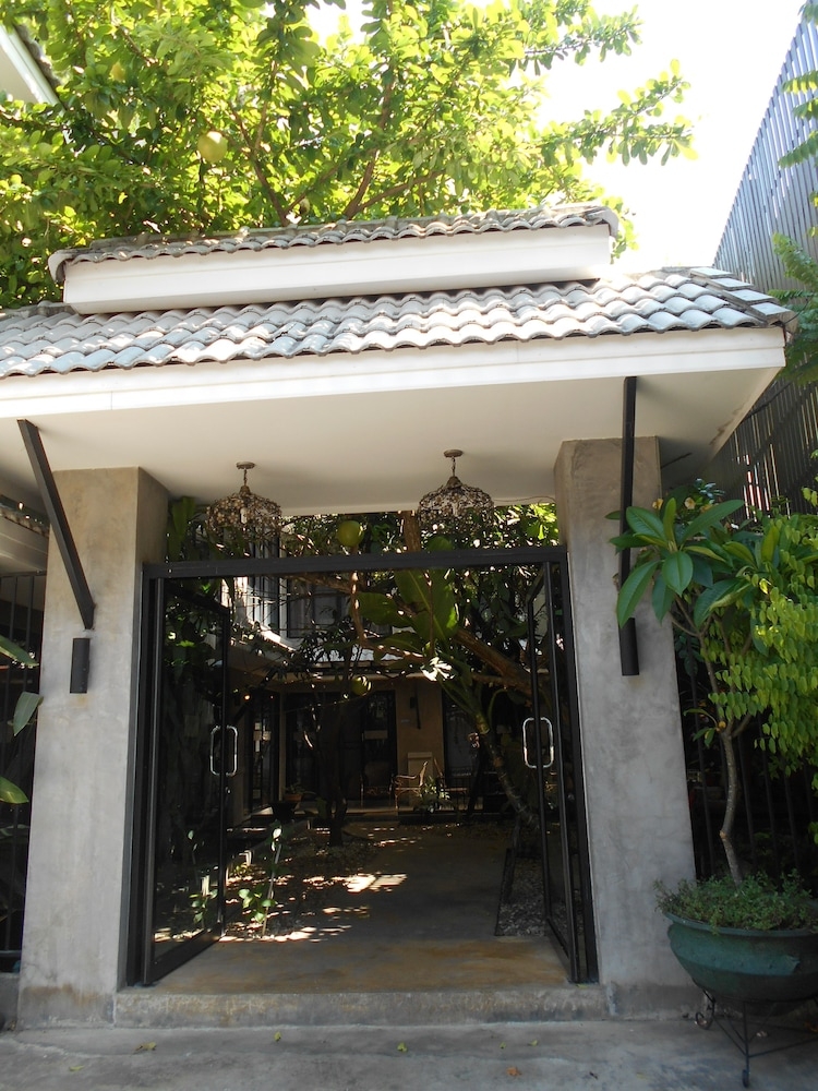 숙박 시설 정면