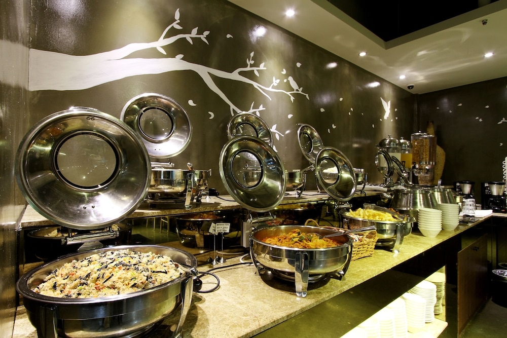 뷔페 아침 식사