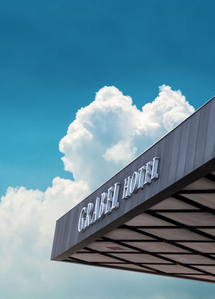 숙박 시설 정면