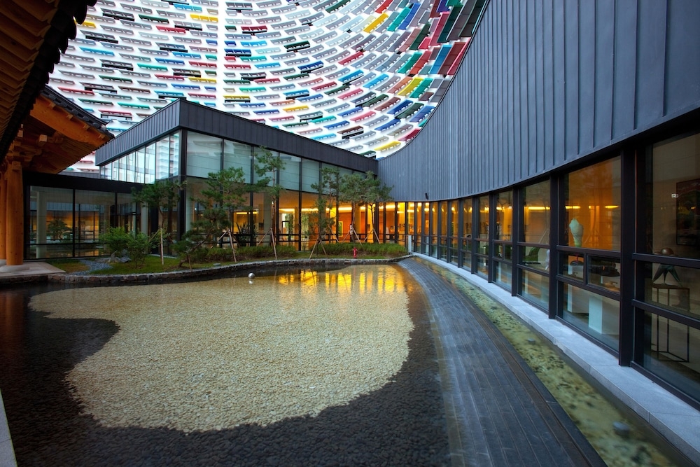 숙박 시설 정면