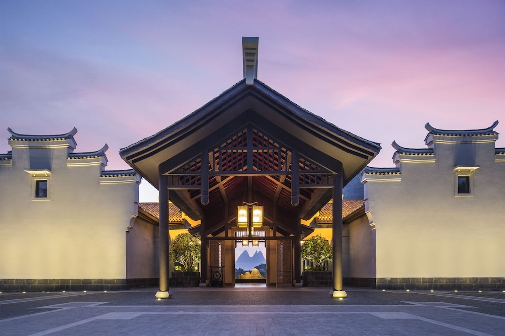 숙박 시설 입구