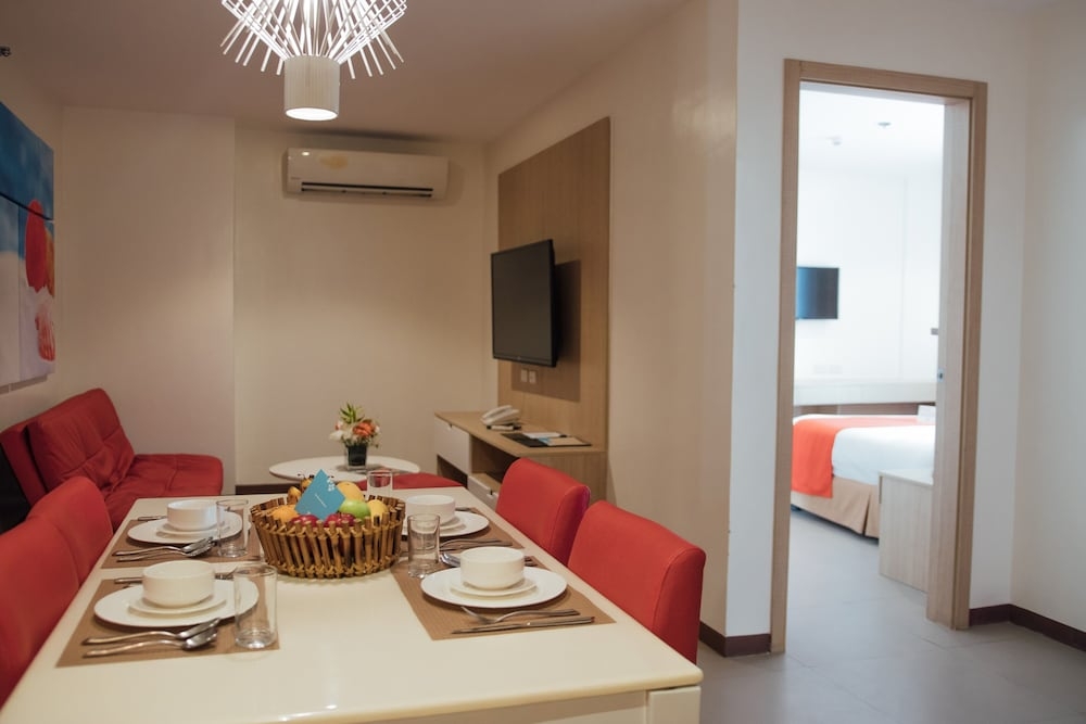 객실 내 식사 공간