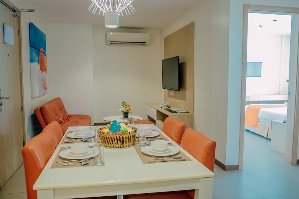 객실 내 식사 공간
