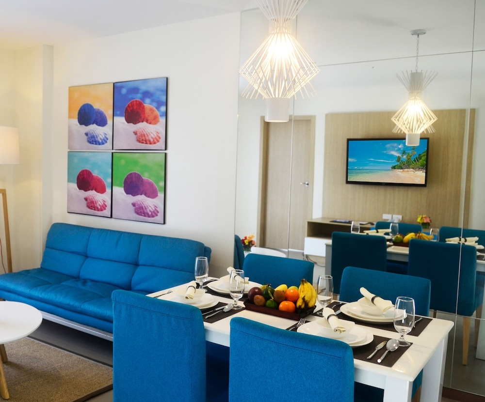 객실 내 식사 공간