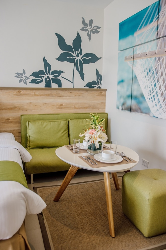 객실 내 식사 공간