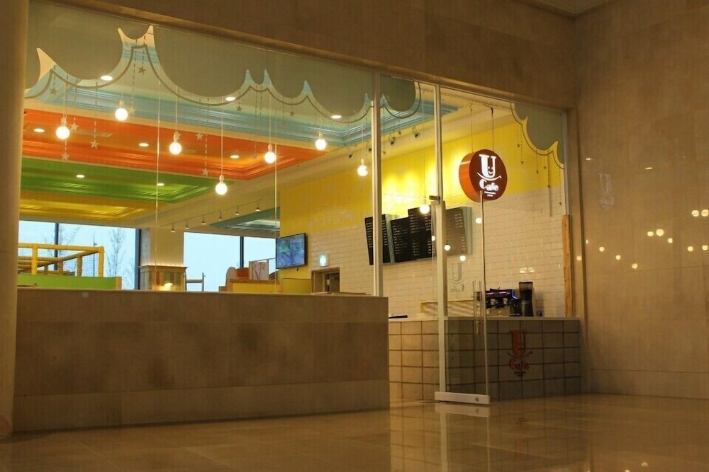 어린이 놀이 공간 - 실내