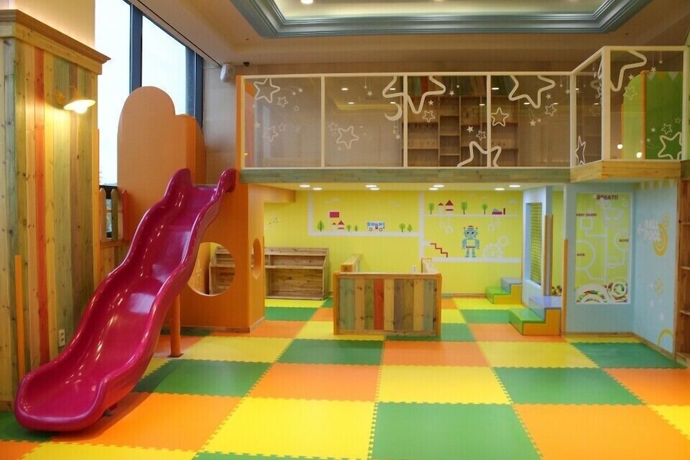 어린이 놀이 공간 - 실내
