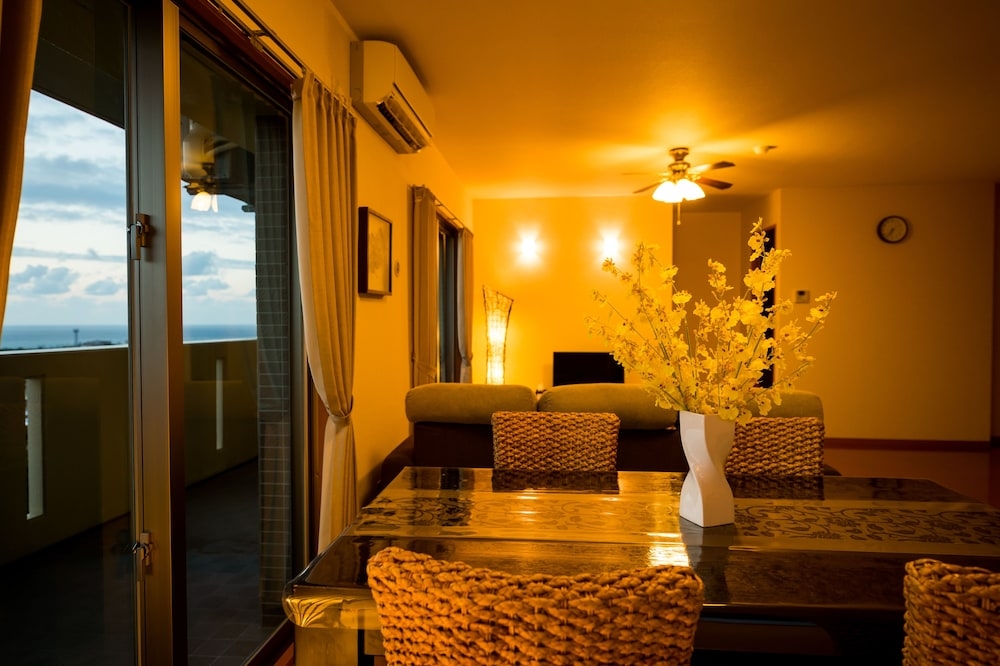 객실 내 식사 공간