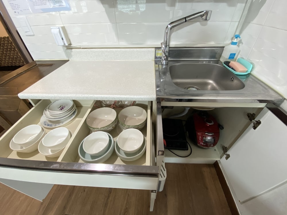 객실 내 식사 공간