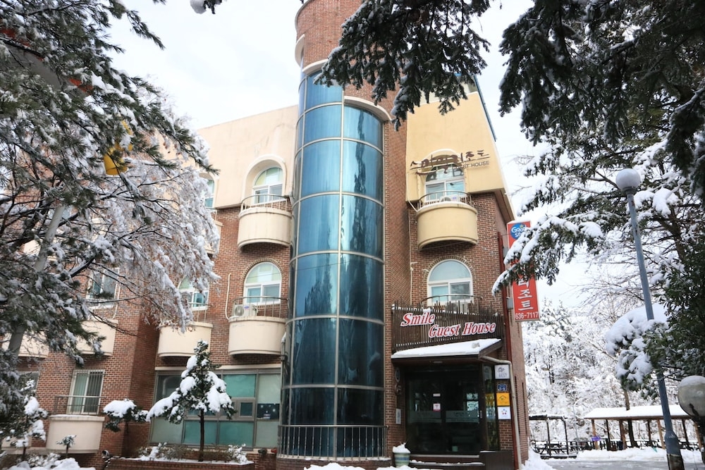 숙박 시설 입구