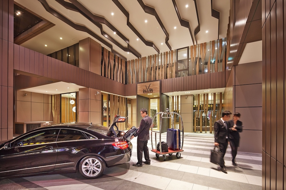 숙박 시설 입구