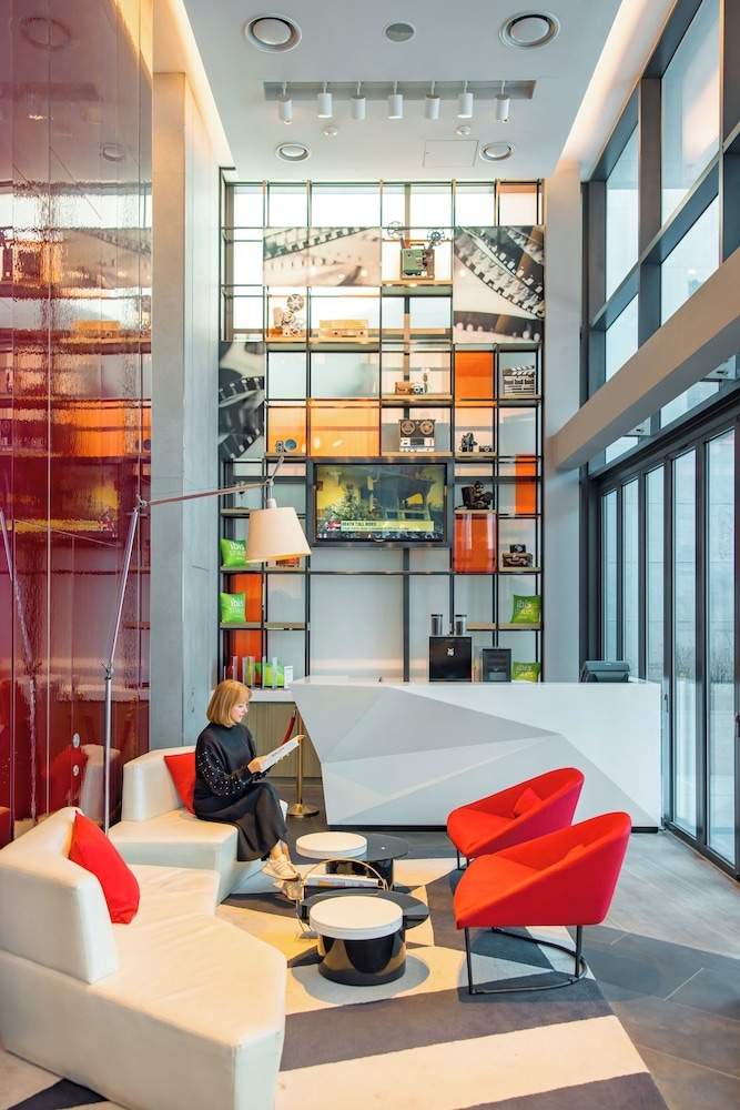 로비 좌석 공간