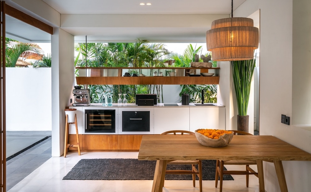 객실 내 식사 공간