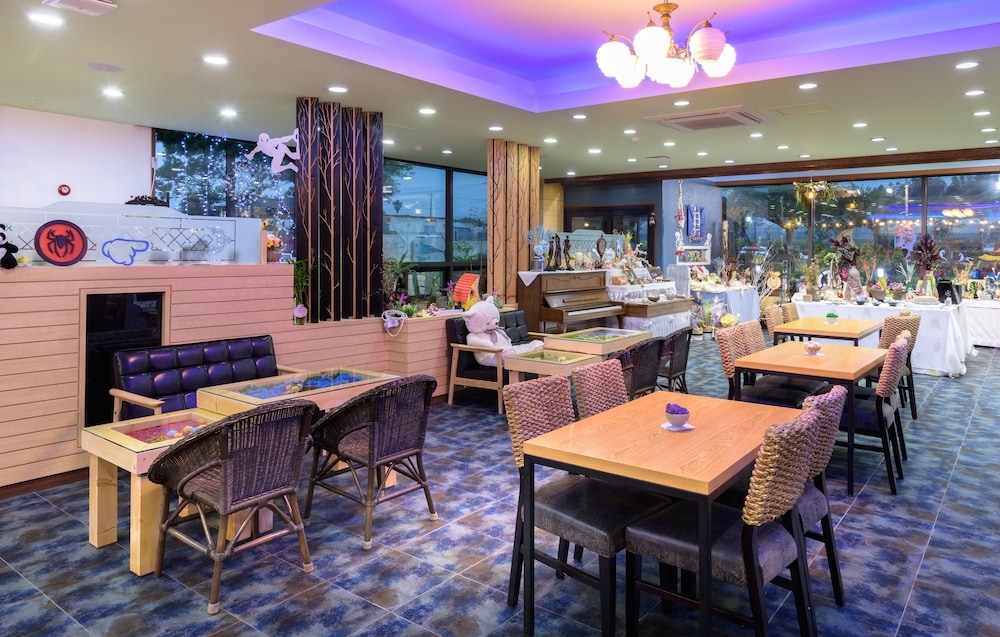 로비 좌석 공간