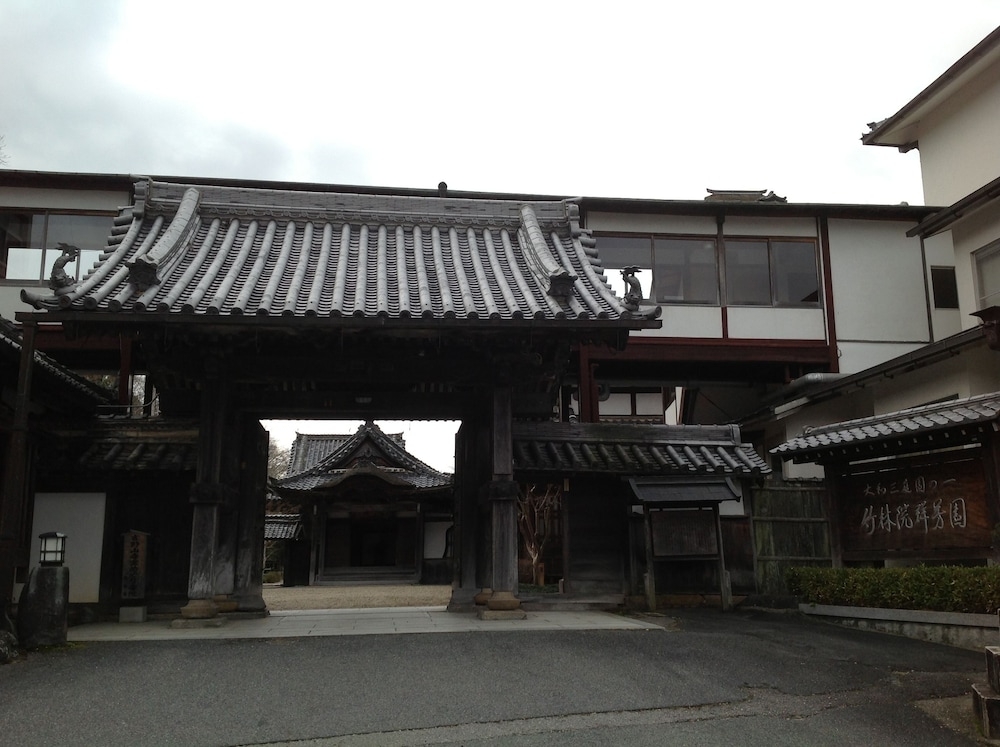 숙박 시설 정면