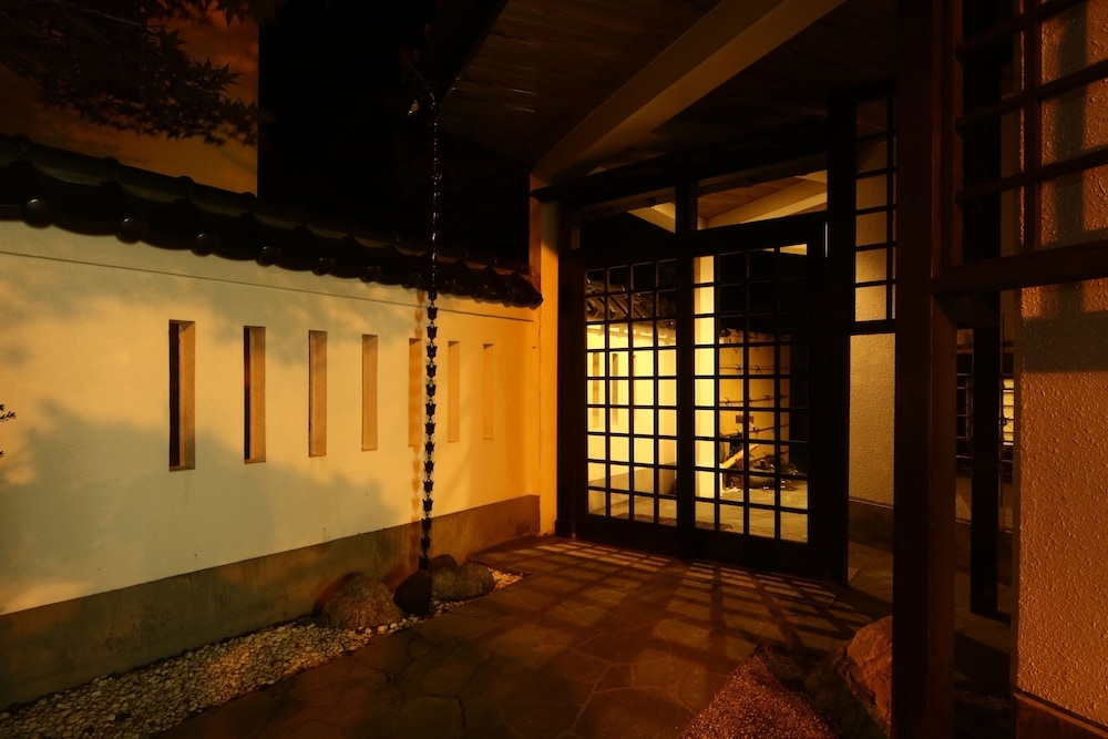 숙박 시설 입구