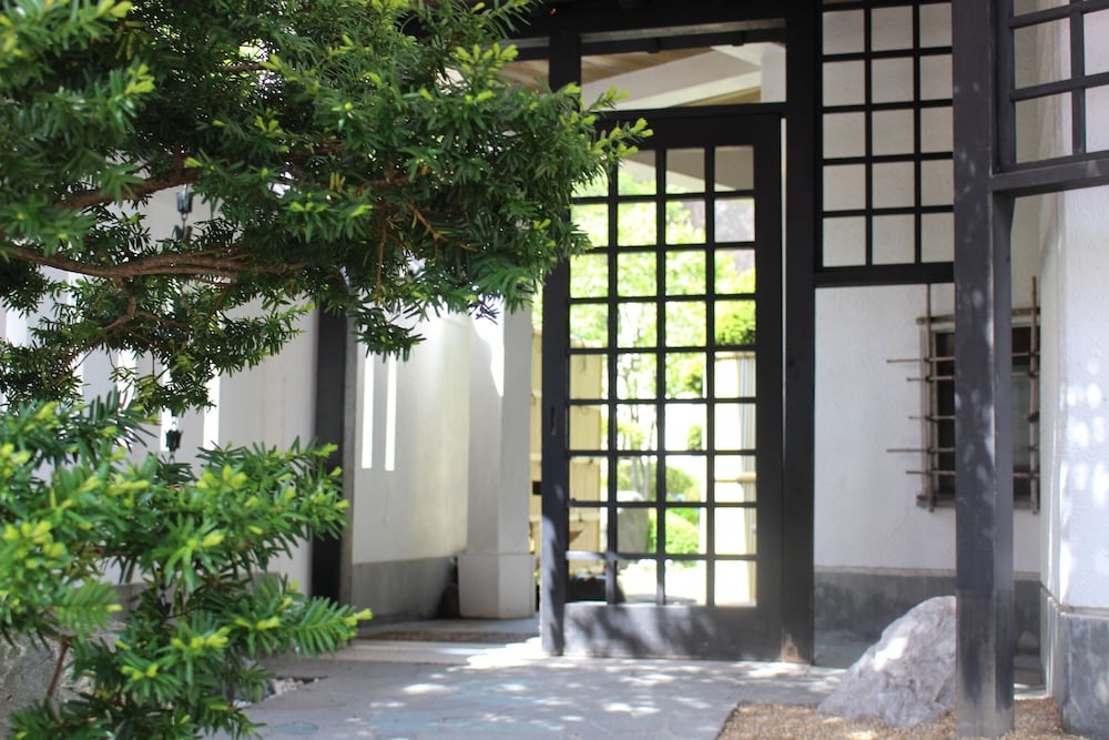 숙박 시설 정면