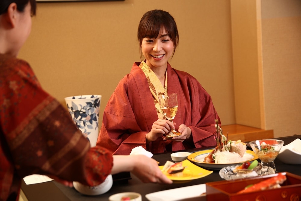 객실 내 식사 공간