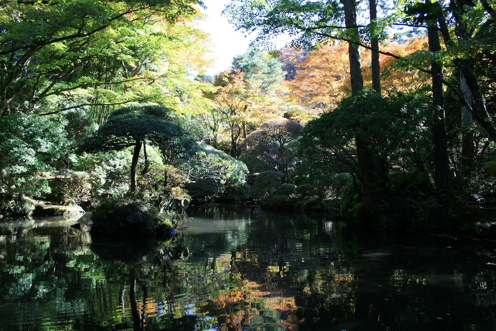 숙박 시설 구내