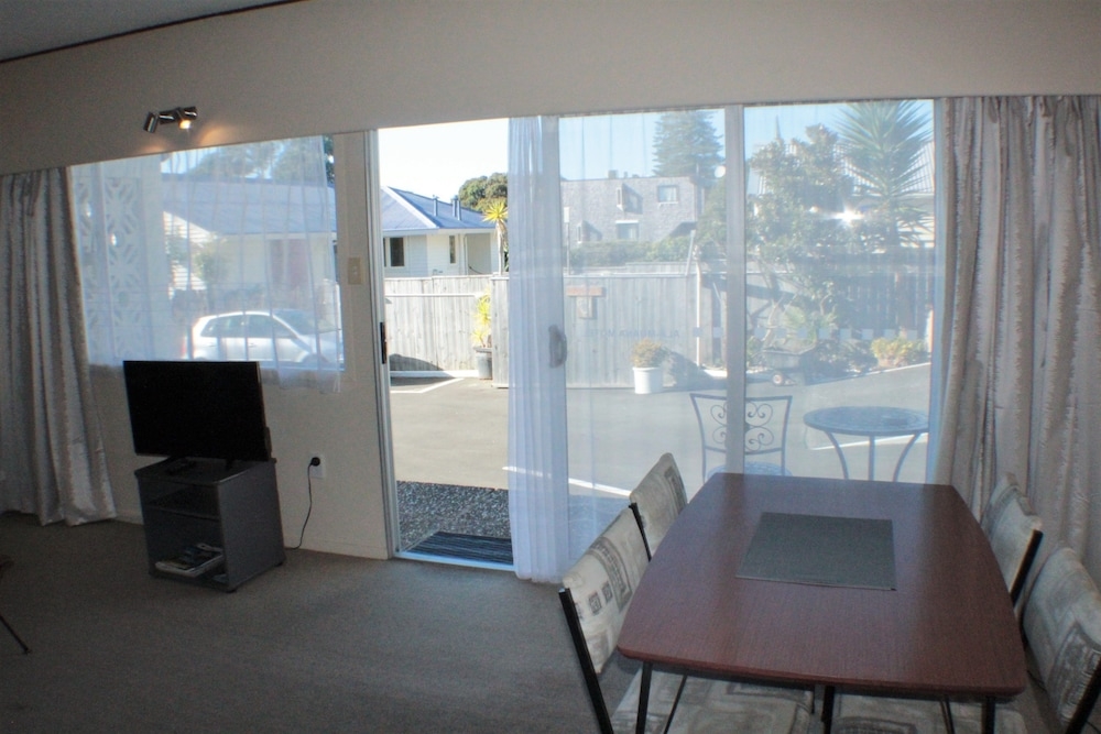 객실 내 식사 공간