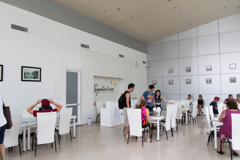 로비 좌석 공간