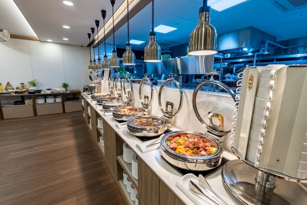 뷔페 아침 식사