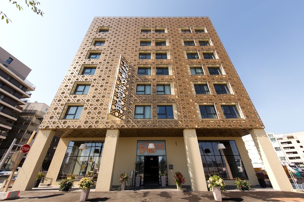 숙박 시설 정면