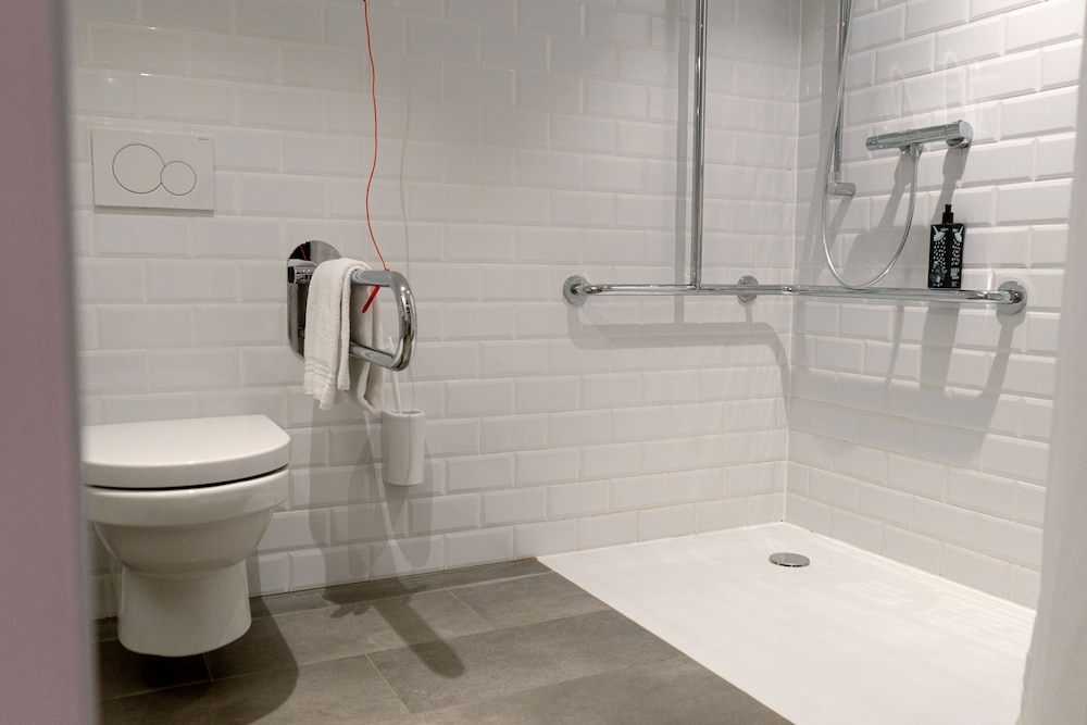 장애인 지원 욕실