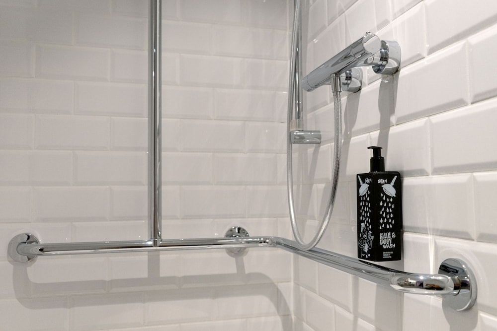 장애인 지원 욕실