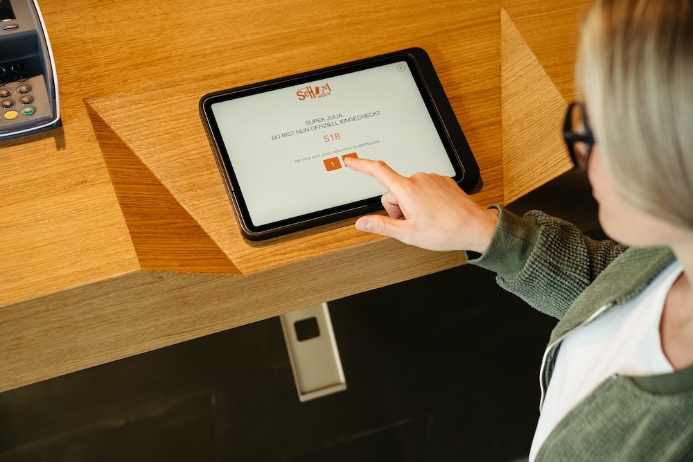 체크인/체크아웃 키오스크