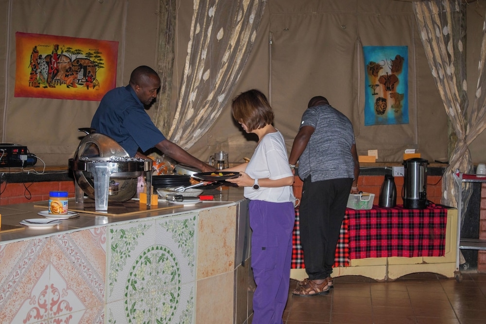 객실 내 식사 공간