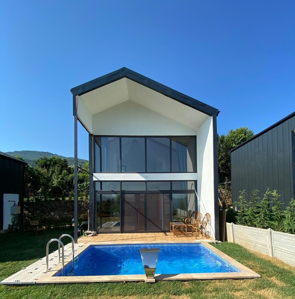 숙박 시설 정면