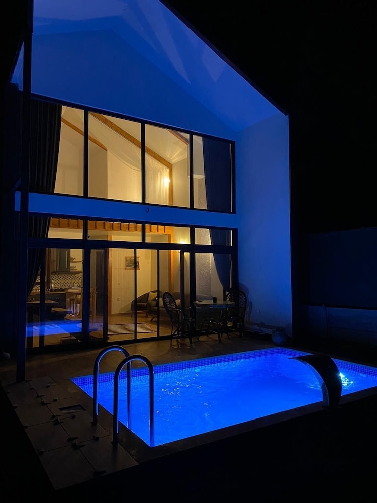 숙박 시설 정면