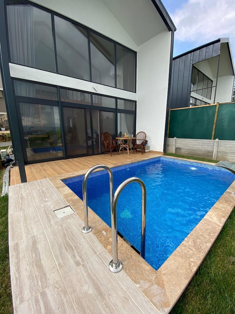 숙박 시설 정면