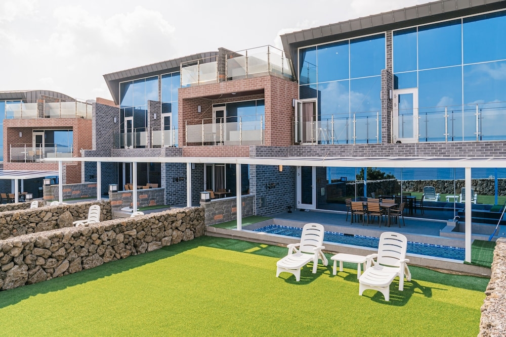 숙박 시설 정면