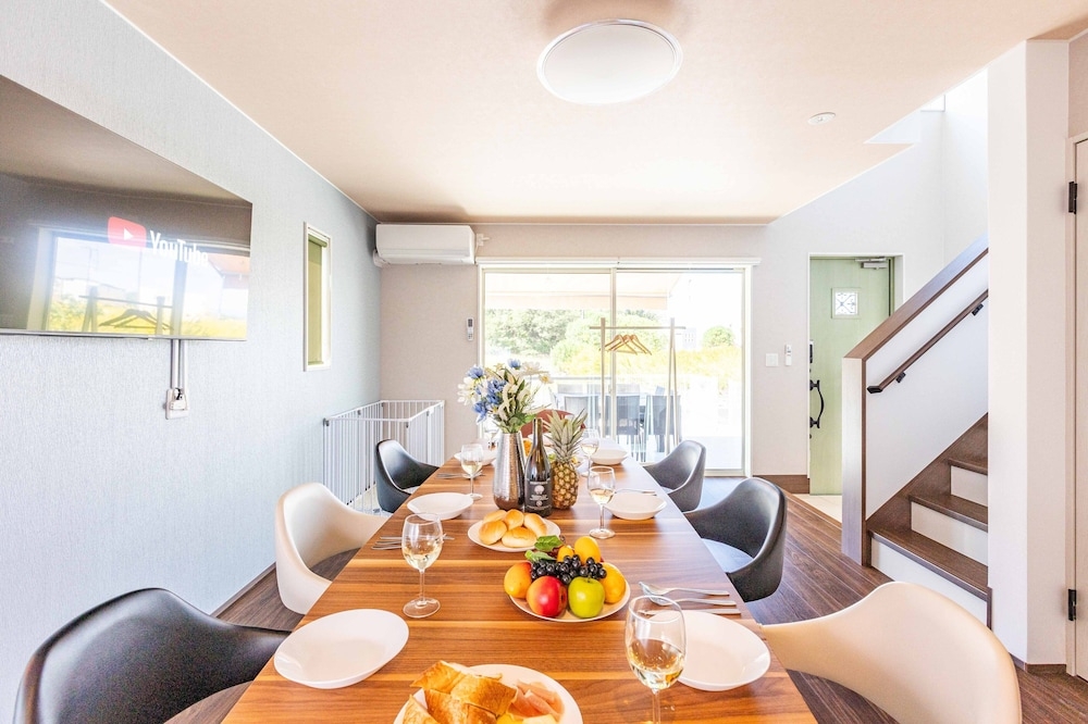 객실 내 식사 공간