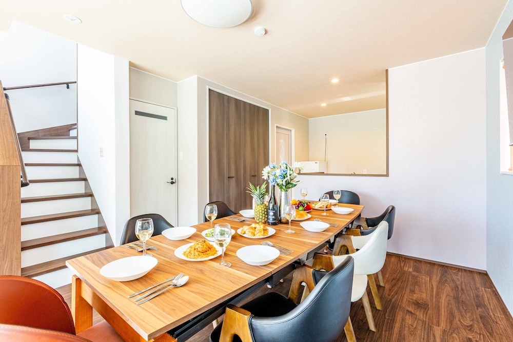 객실 내 식사 공간