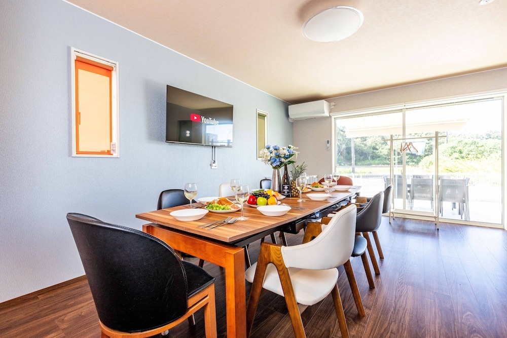 객실 내 식사 공간