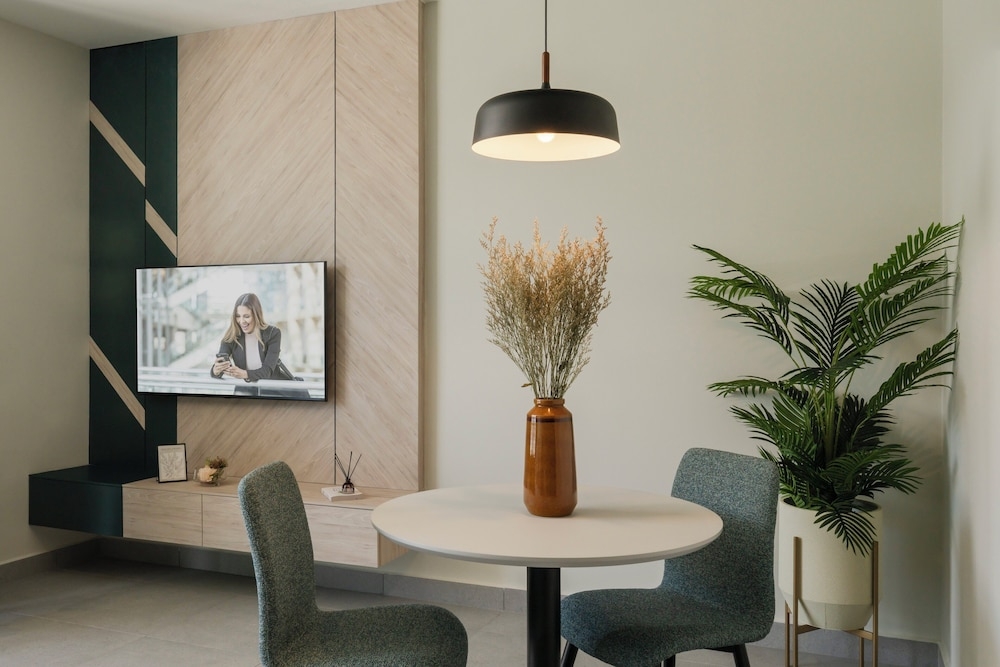 객실 내 식사 공간