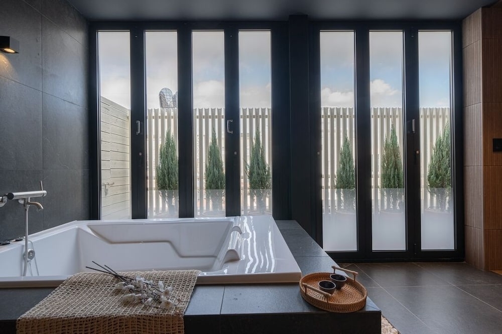 전용 스파 욕조